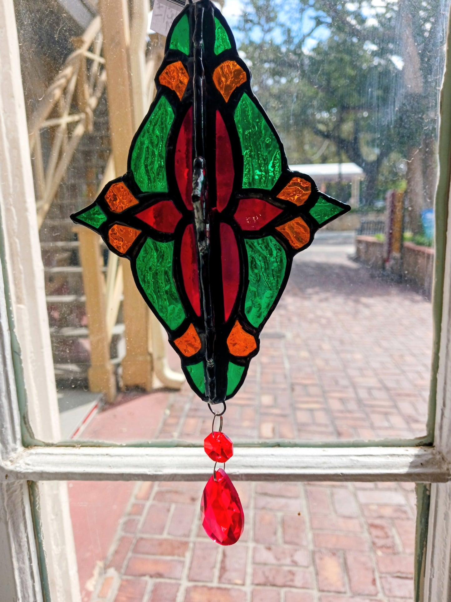 Green, red, amber spinner