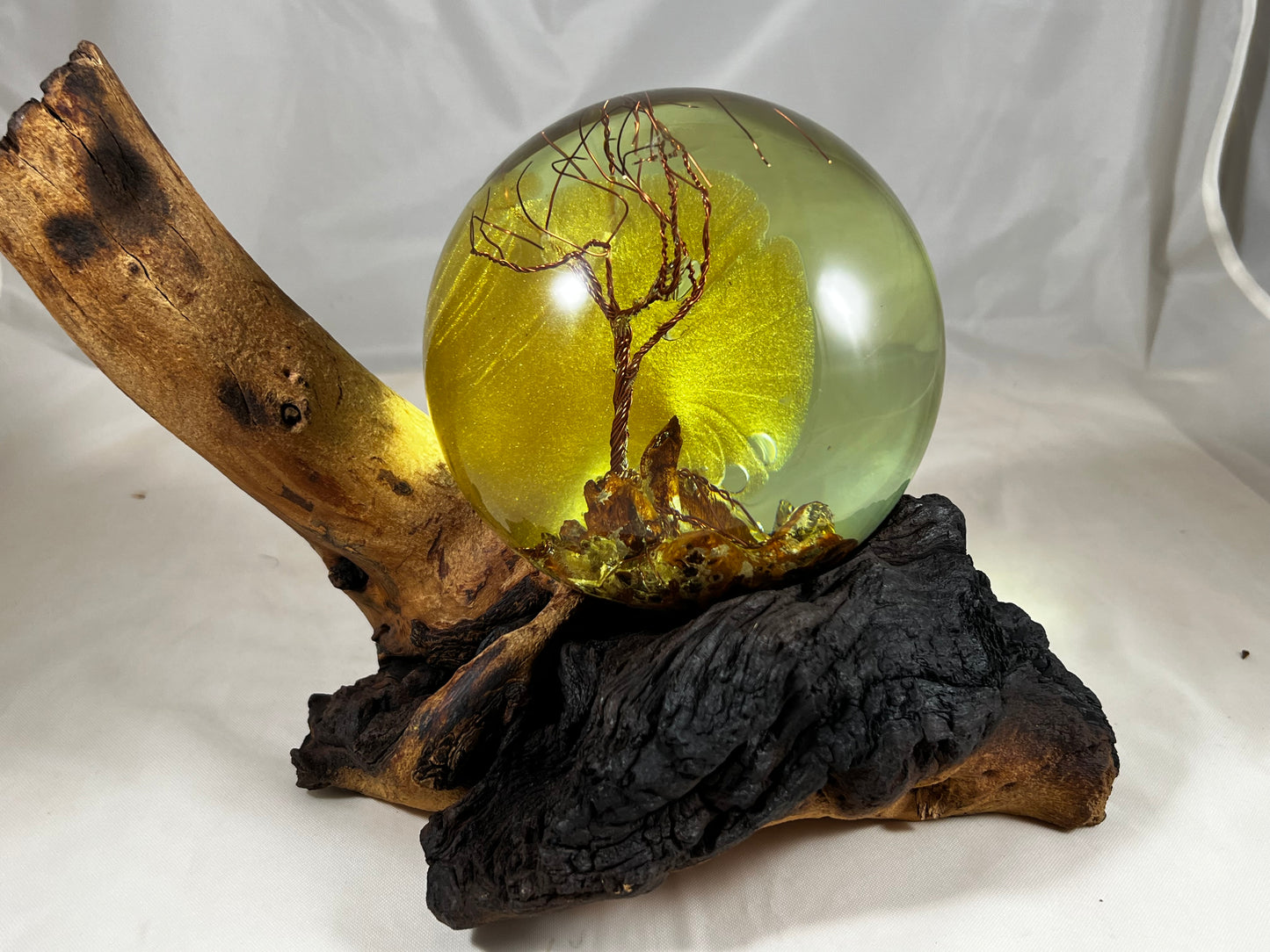 Sphere made of Eucalyptus Wood and Resin with a Mopani Base
