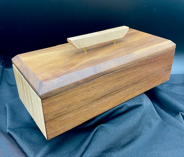 Organizador de escritorio de nogal y arce