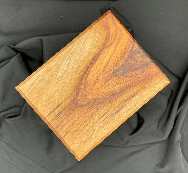 caja de recuerdos de cereza/nuez