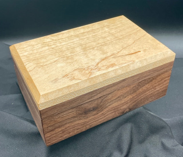 Walnut/Curly Maple