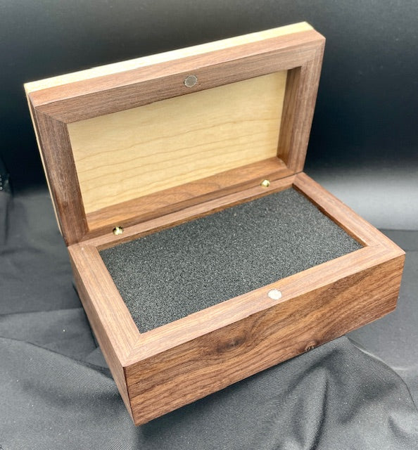 Walnut/Curly Maple