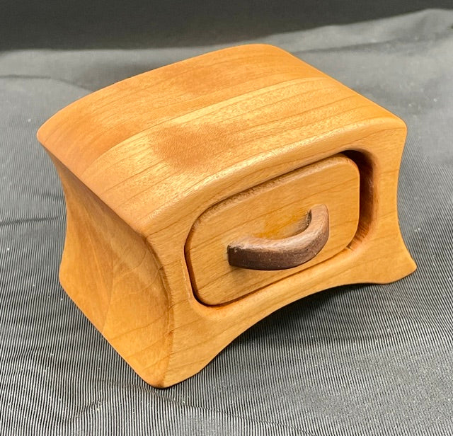 Sweet cherry/walnut jewelry box