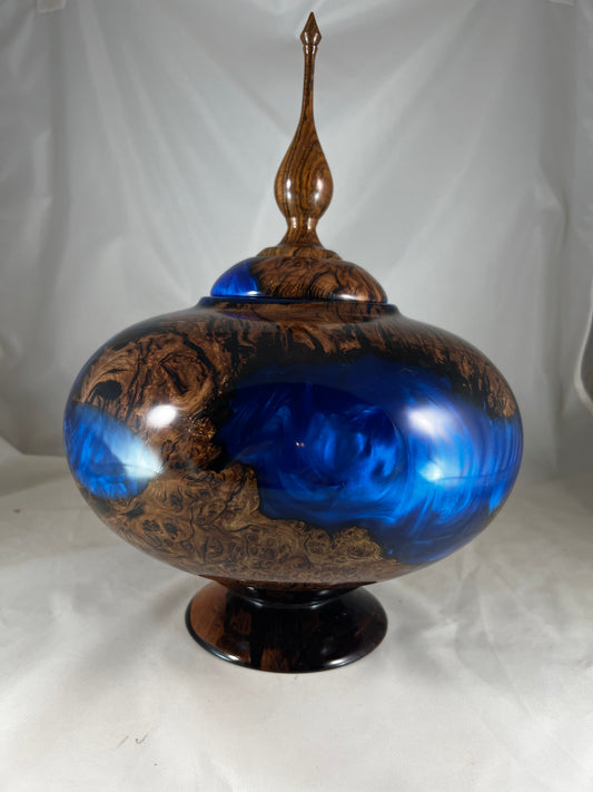 Hollow Form - Lieve Oak/Blue Resin