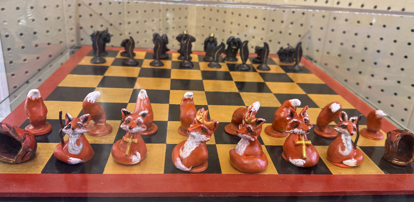The foxes and the ravens chess set