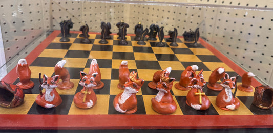 The foxes and the ravens chess set