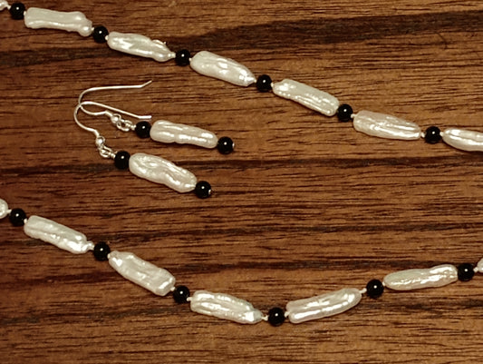 Stick Freshwater Pearls & Onyx Necklace with earrings