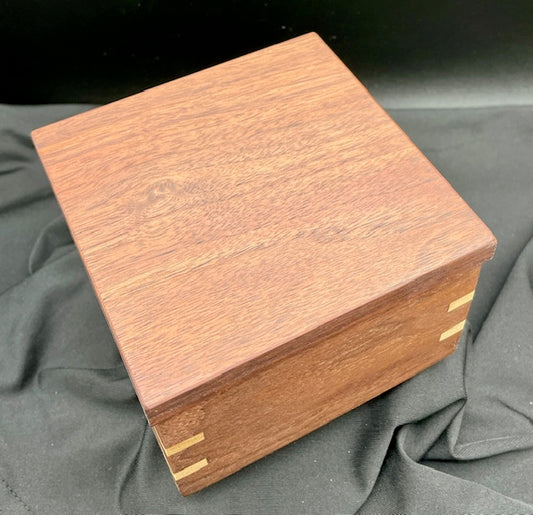 Caja de reloj/joyero de nogal