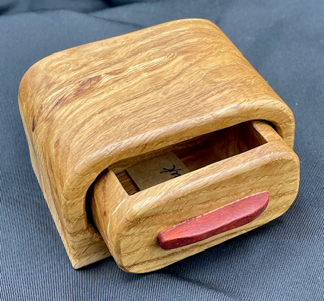 Petit oak ring box