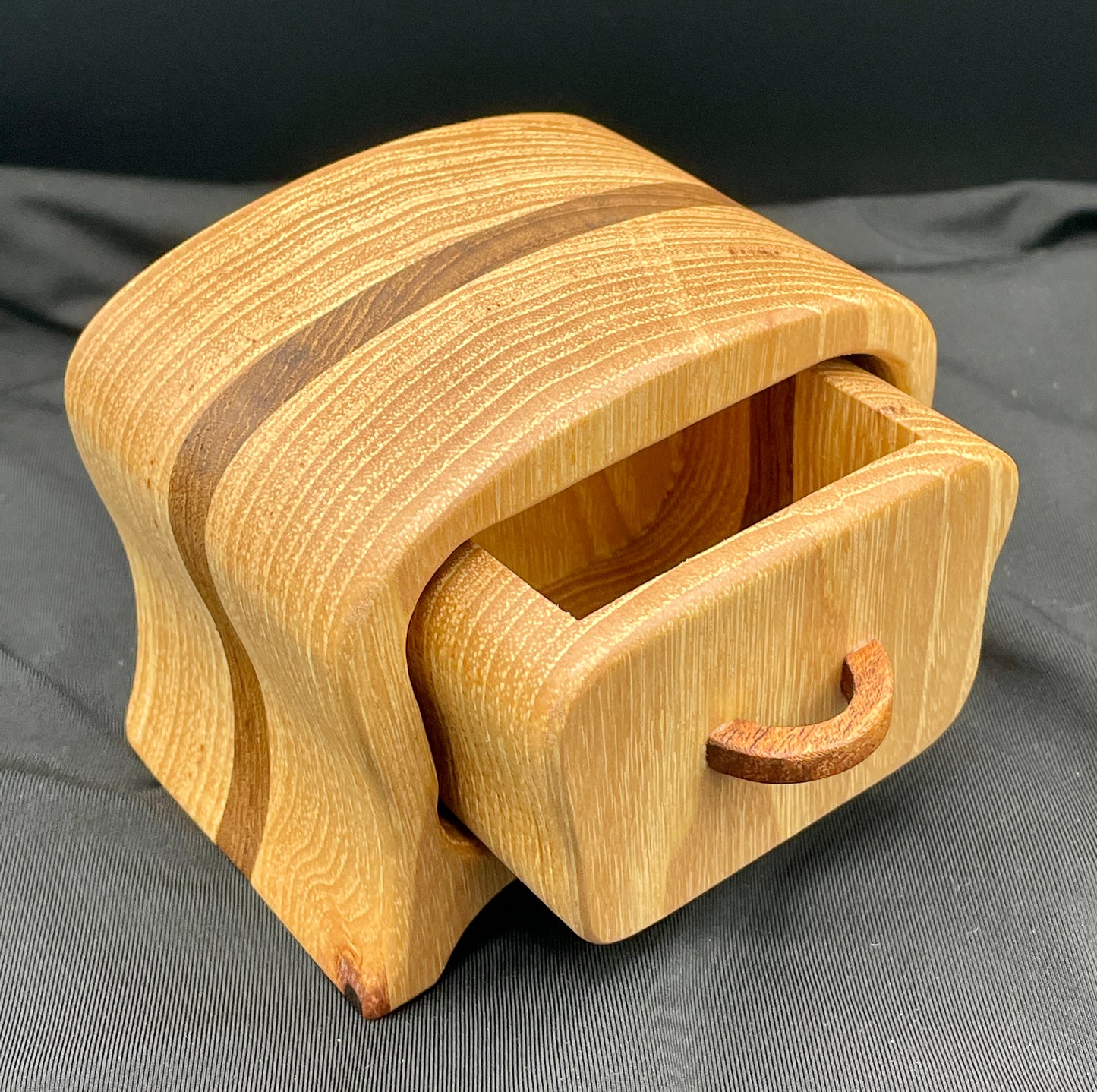 Little arched top oak jewelry box