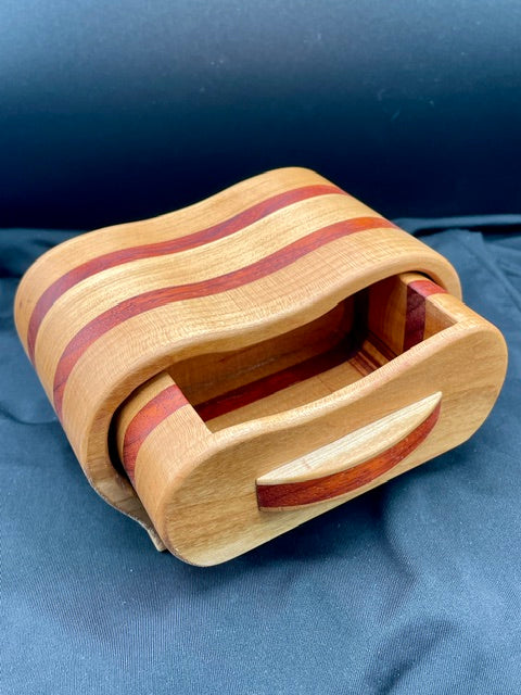 Cherry/Padauk bandsaw jewelry box “Wavey”