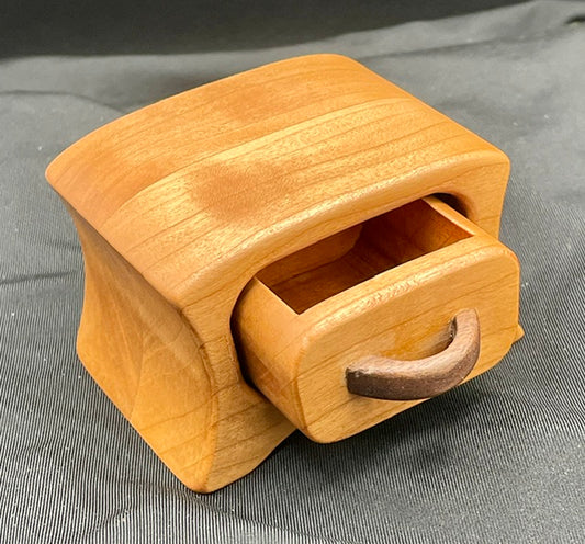 Sweet cherry/walnut jewelry box