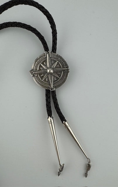 Compass bolo