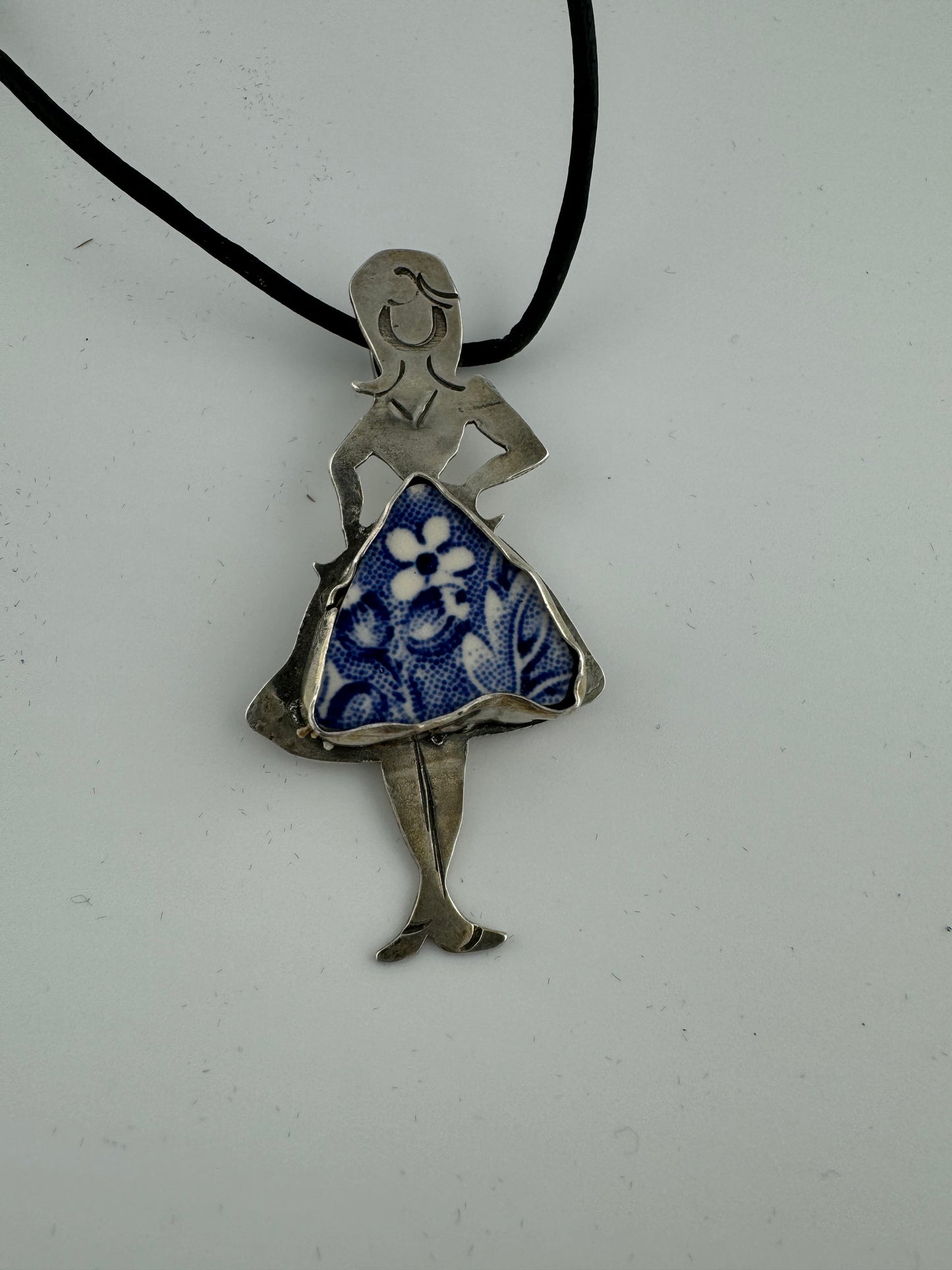 Pendant lady with china dress